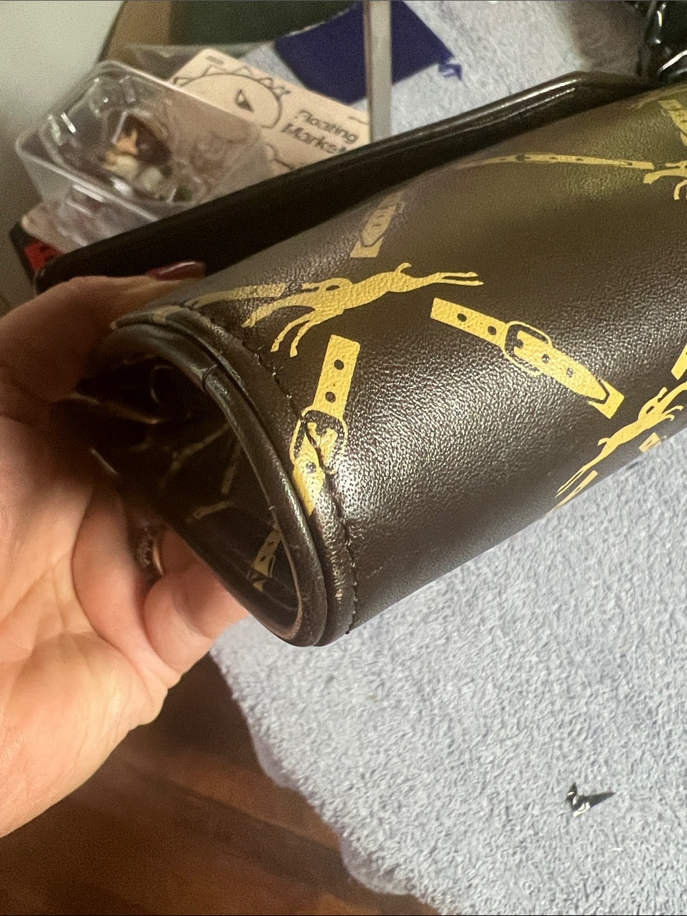 Longchamp Black and Gold Signature Envelope Shoulder Bag - Picture 3 of 6
